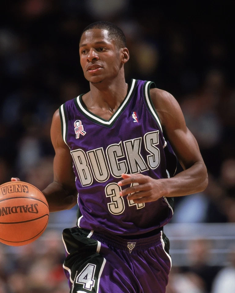 Ray Allen Acton Milwaukee Bucks 8x10 NBA Basketball Photo - Image 1 of 1