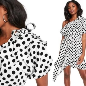 Lisa Marie Fernandez Target Negro Blanco Lino Lunares Volantes Un Hombro L - Imagen 1 de 16