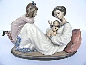 LLADRO LATEST ADDITION PORCELAIN FIGURINE # 1606 - Picture 1 of 13
