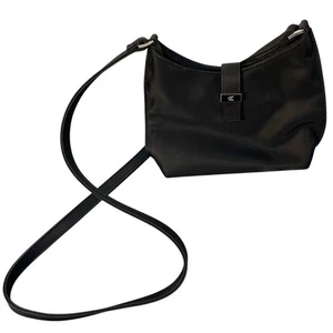 Calvin Klein Abendtasche schwarz silberne Schnalle mit Schulterriemen Top Zustand - Bild 1 von 7