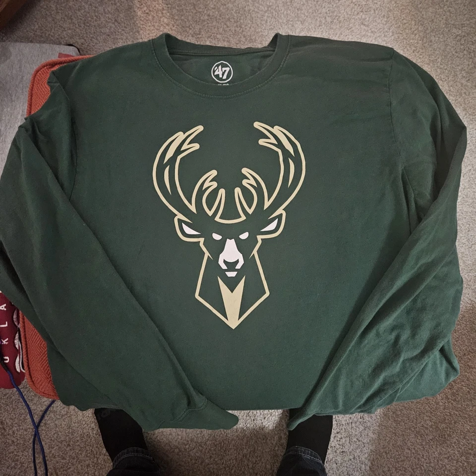 Milwaukee Bucks Long Sleeve Crew Neck Tee Size XL NBA Basketball - Image 1 of 1