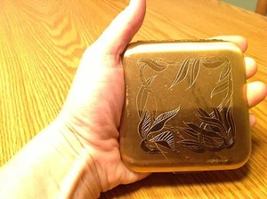 Vintage Gold Tone Compact Pilcher Foliage Design Women's - Bild 1 von 11