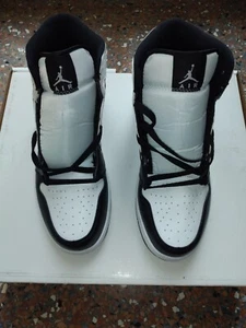 NIKE AIR JORDAN retro 1 - bianche/nere con bande grigie - Tg 45 - nuove - Foto 1 di 11