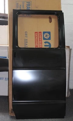 Puerta lateral de carga delantera derecha OEM Mopar 55346709AD 1997-2003 Dodge Ram 1500/2500/3500 Foto 1 de 4