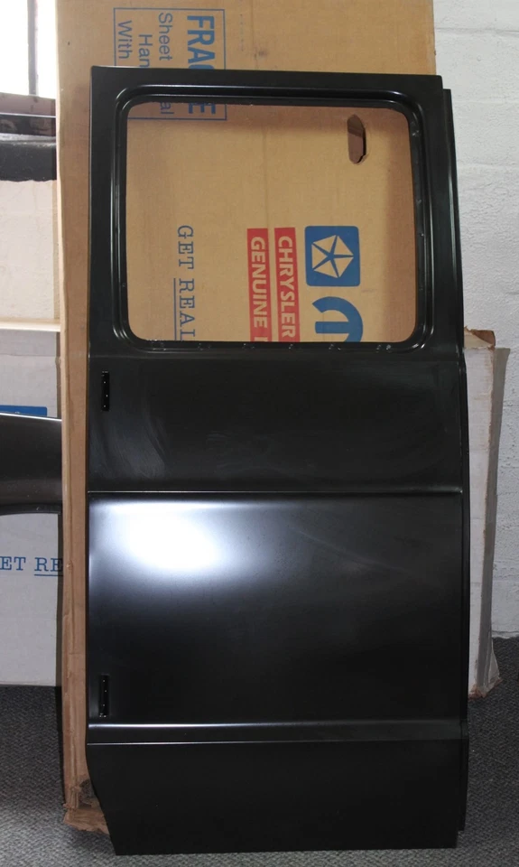 Оригинальная передняя правая грузовая боковая дверь Mopar 55346709AD 1997-2003 Dodge Ram 1500/2500/3500 - Изображение 1 из 4