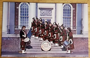 Postal Radford College Highlanders División Virginia VA década de 1950 sin usar - Imagen 1 de 1