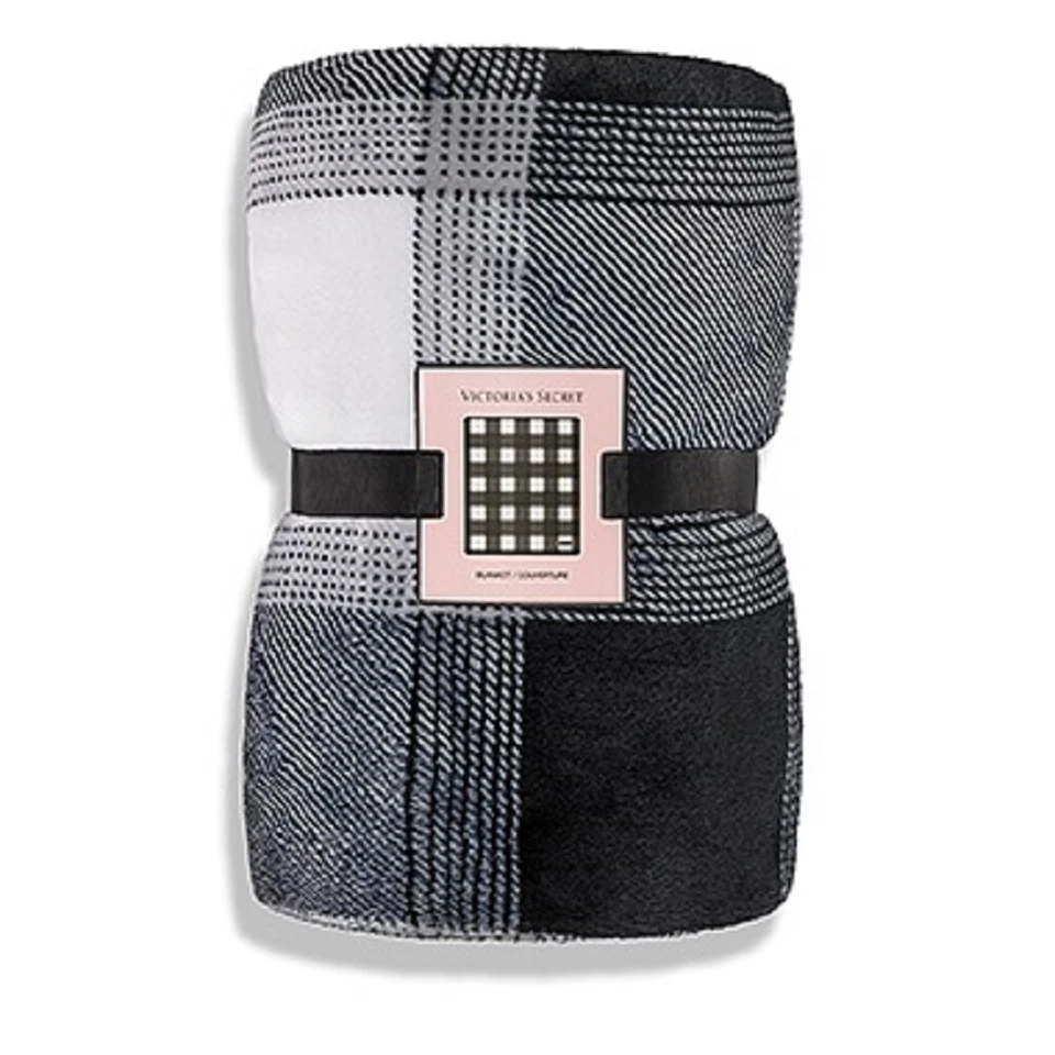 Cobertor xadrez preto e branco Victoria's Secret - Imagem 1 de 1