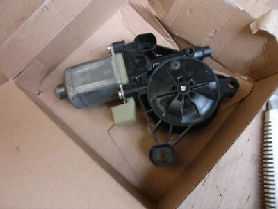 5Q0959801C Front Left Window Regulator Motor for Skoda Kodiaq 2016- - Image 1 of 2