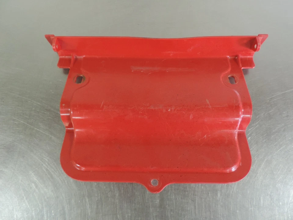 Honda FourTrax 250 TRX250A 1986 cubierta de almacenamiento trasero cubierta de caja de herramientas de plástico Foto 1 de 4