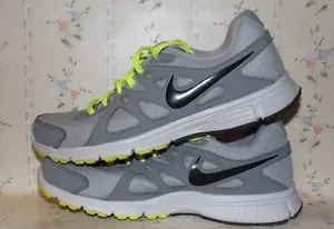 Men's Nike Revolution 2 Athletic Shoes, 10.5, Gray, Used - Picture 1 of 7