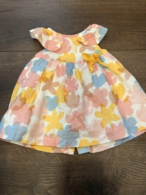 Vestido Mayoral floral feminino tamanho 2-4 meses - Imagem 1 de 3