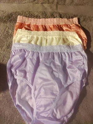 3 Pair Sz 7 vintage fruit of the loom 100% nylon panties w/tag, Lace Waistband  - Image 1 of 4