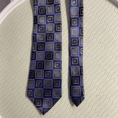 Галстук мужской Concepts by Claiborne 100% шелк синий с желтовато-коричневым геометрическим узором 60 дюймов x 3,5 дюйма - Изображение 1 из 4