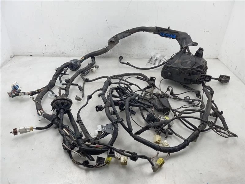 14-19 TOYOTA COROLLA SE CAJA DE FUSIBLES MOTOR ARNÉS DE CABLES 82115-0ZU10 Foto 1 de 4