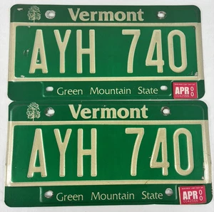 PLACAS DUPLICADAS VERMONT GREEN MOUNTAIN TÍTULO ESTATAL: AYH 740 AÑO: 2000 - Imagen 1 de 6