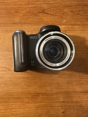 Kodak P850 5.1MP Camera PLEASE READ for parts or Repair - Image 1 of 2