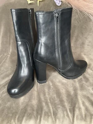 Botines Bar III para mujer Graciie P imitación cuero cremallera al tobillo. 9,5 Foto 1 de 4