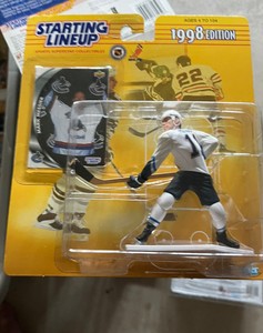 1998 Kenner Starting Lineup MARK MESSIER VANCOUVER CANUCKS NEW Box 7