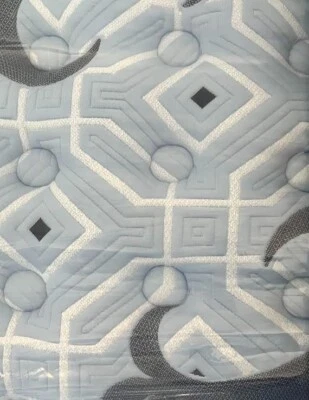 Queen Stearns & Foster Estate Firm Mattress - Image 1 of 4