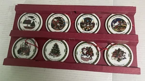 8 pz International China Susan Winget Ornamenti Una storia di Natale 1996 porcellana - Foto 1 di 8