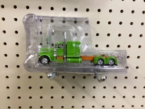 1:64 DCP Lime Green 389 Peterbilt 63’ flattop sleeper (Hallahan) TRUCK ONLY - Picture 1 of 1