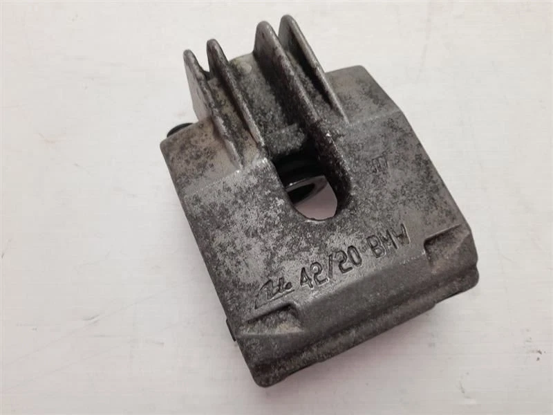 BMW 535xi 535i 528i 528xi E60 2008 sedán carcasa de pinza de freno trasera izquierda Foto 1 de 4