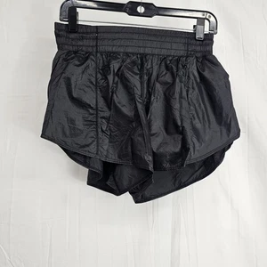 Lululemon Hotty Hot Short hoher Bund 4" matter Glanz, schwarz Größe 8 - Bild 1 von 4