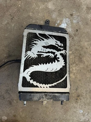 98-06 KAWASAKI VULCAN NOMAD 1500 VN 1500 RADIATOR COOLING FAN SHROUD GUARD - Image 1 of 4