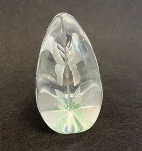 Pisapapeles en forma de huevo de vidrio artístico flor triángulo 3D grabado láser DAÑADO - Imagen 1 de 23