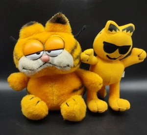 Lot of 2 Garfield 9" Plush Toys - Vintage 1981 and 2018 Sunglasses Cat - Picture 1 of 9