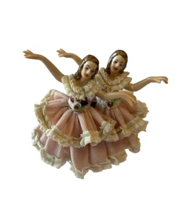 Bailarina de encaje de porcelana Dresden hecha en Alemania estatuilla dos bailarines volantes - Imagen 1 de 12