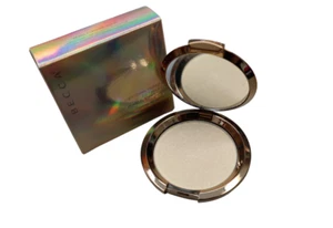 BECCA Light Chaser Highlighter For Face & Eye " Pearl Flashes Gold" 0.23 fl NEW - Picture 1 of 4