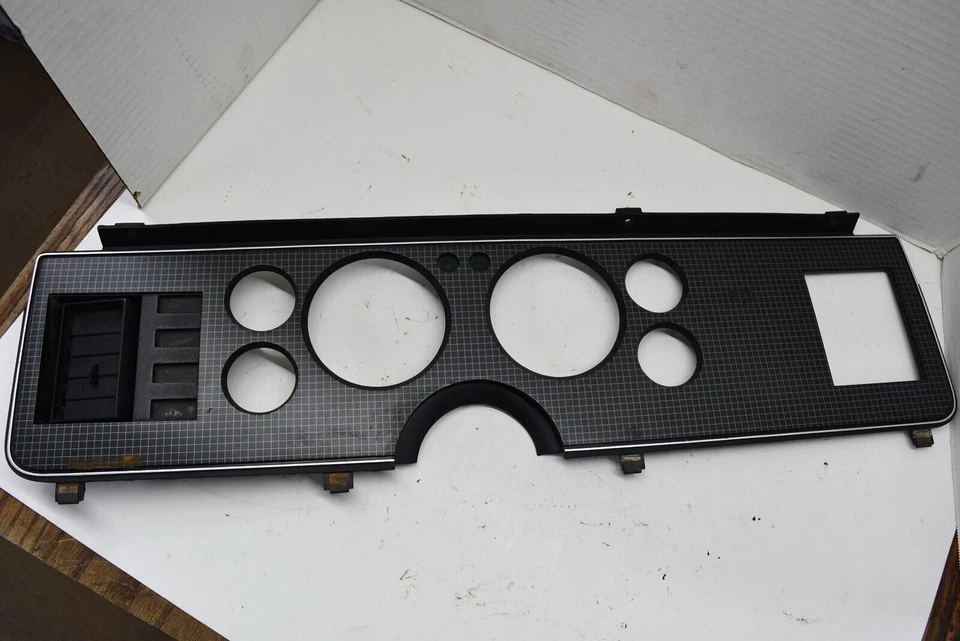 83 86 Ford Mustang Velocímetro Cuadro de instrumentos Tablero Borde 1983 1986 9328 Foto 1 de 4