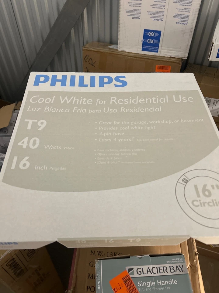 16" Philips 40W Diameter Cool White T9 Circline Bulb (16inch Cool White) - Image 1 of 1