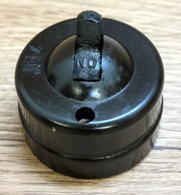 Vintage Collectible Electrical Bakelite Antique Switch Retro Home Decors Piece. Foto 1 de 3