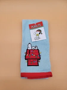 New 2021 Peanuts Snoopy Christmas Hand Towel With Tags 15" x 25" - Picture 1 of 8
