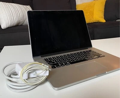MacBook pro 2015 15 inch retina - Image 1 of 4