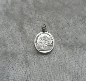 Ancienne médaille religieuse en argent Massif Sacré Coeur de Jésus - Picture 1 of 2