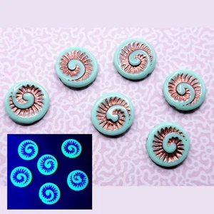 Fossil Uranium Glass Coin Beads 18mm Green Copper Wash Czech 6pcs - Picture 1 of 5
