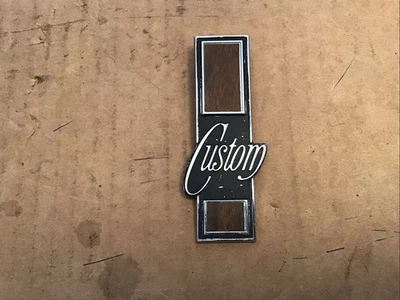 Buick LeSabre 1973 emblema de panel de puerta interior OEM Foto 1 de 2