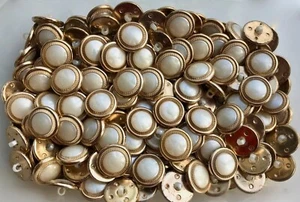 23mm 36L Gold & Ivory White Pearlescent Shank Craft Plastic Buttons Button (F10) - Picture 1 of 1