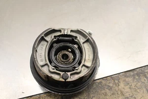 1980 Yamaha XT250 FRONT BRAKE DRUM ASSEMBLY W822 - Picture 1 of 10