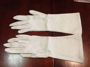 VTG  LADIES White Finished Cotton Gloves - mid lenght - - Picture 1 of 4