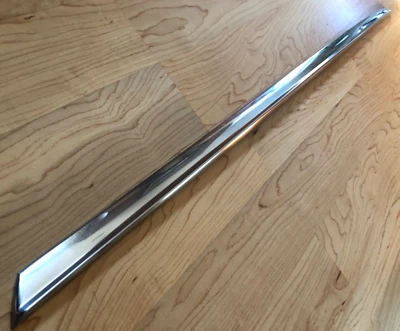 1949 1950 Ford Custom Deluxe 4 Dr "New Other" LH Quarter Lower Trim-8A-7329039-B Foto 1 de 4