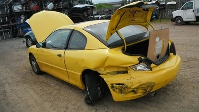 Driver Lower Control Arm Front Opt FE1 Fits 95-05 CAVALIER 1228805 - Image 1 of 4