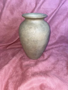 Vintage Hilstonia Pottery Vase - Picture 1 of 6