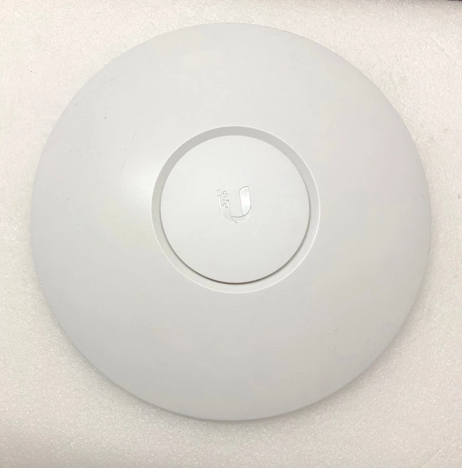 Ubiquiti UAP-LR 802.11bgn wireless access point - Image 1 of 1