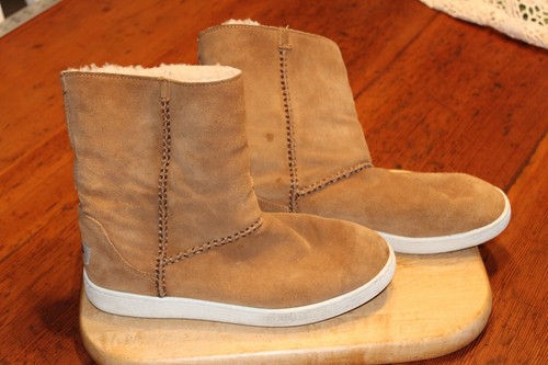Sneaker UGG Mika Classic Booties taglia 9 sneaker invernali da donna in camoscio marrone