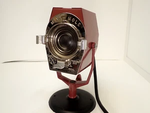Mole-Richardson Mini-Mole Fresnel Tungsten Light (120-240 VAC) - Picture 1 of 10