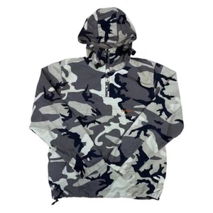 Rompevientos con capucha Carhartt negro y gris con estampado de camuflaje mediano - Imagen 1 de 4
